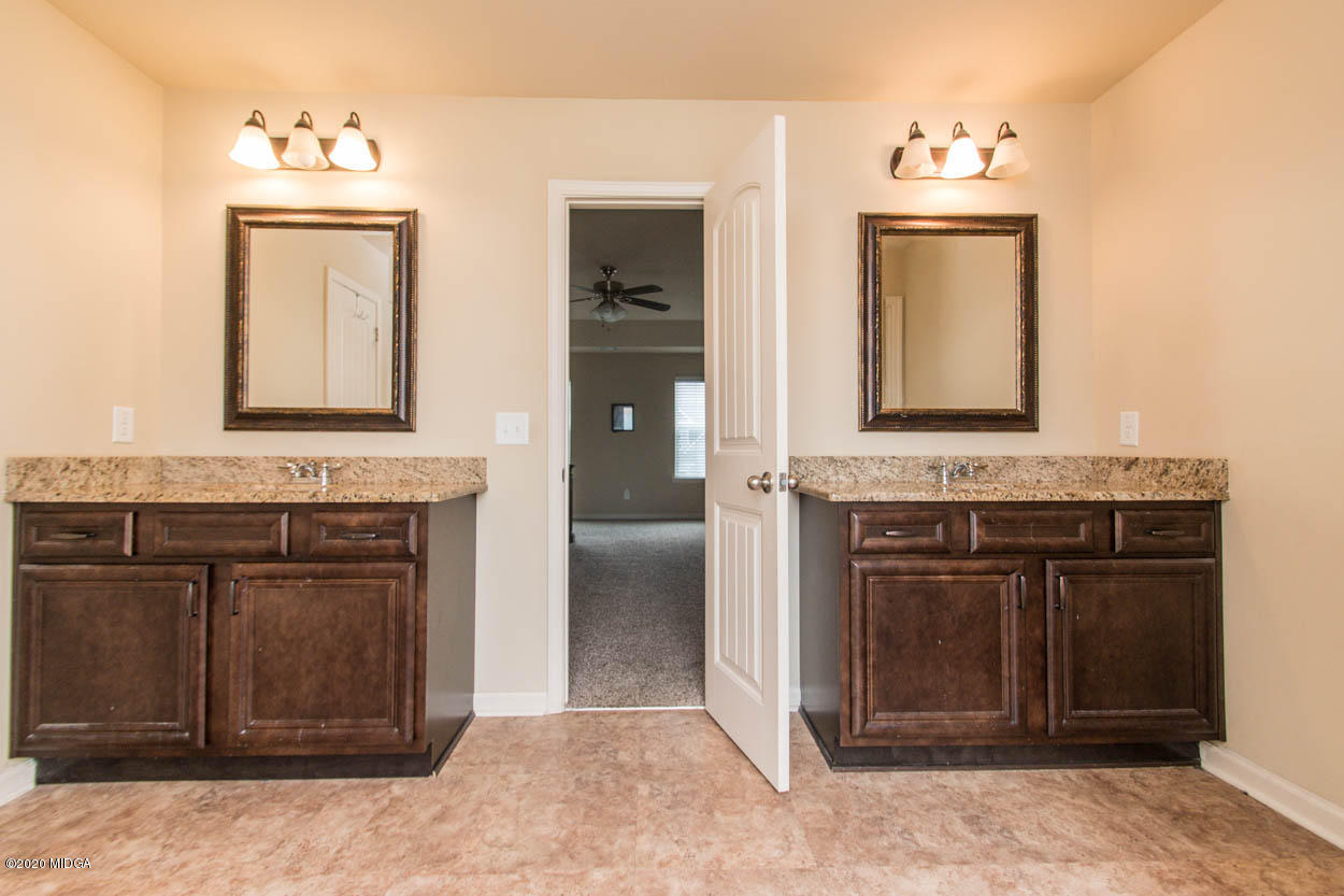 204 Rippling Water Way Perry, GA 31069 - Photo 18 of 31 ROSS GOODMAN PHOTOGRPAHY - REAL ESTATE P
