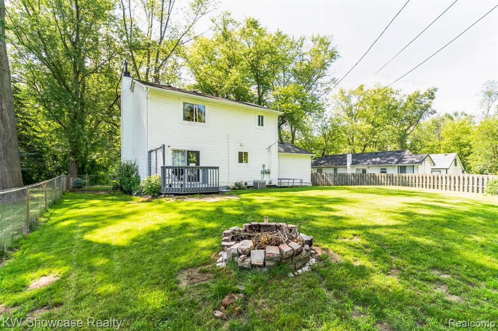 3245 Rio Vista Street Commerce Township, MI 48382 - Photo 16 of 19