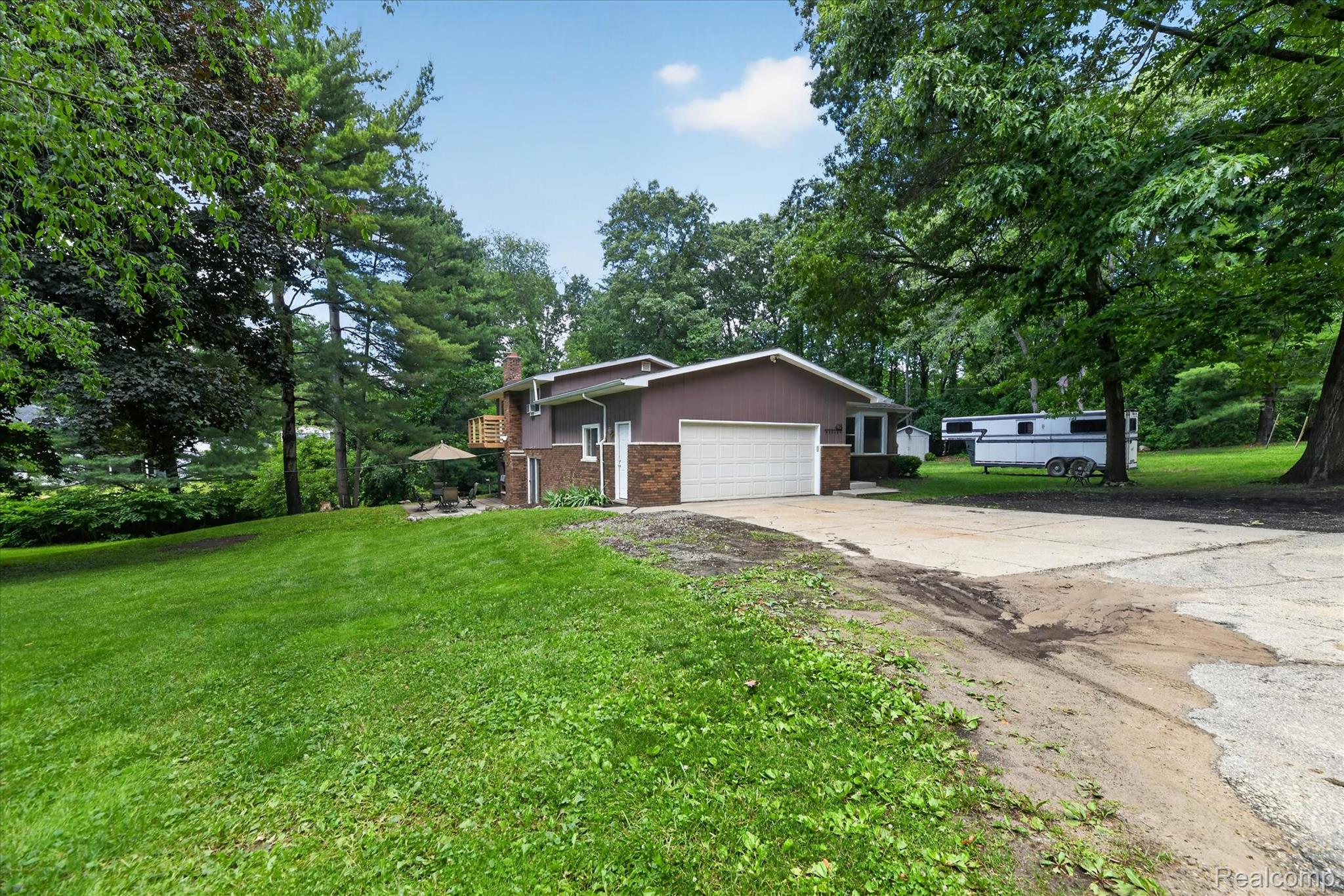 423 Sunset Street White Lake, MI 48383 - Photo 5 of 65 03-423-Sunset-St-Windowstill.jpg