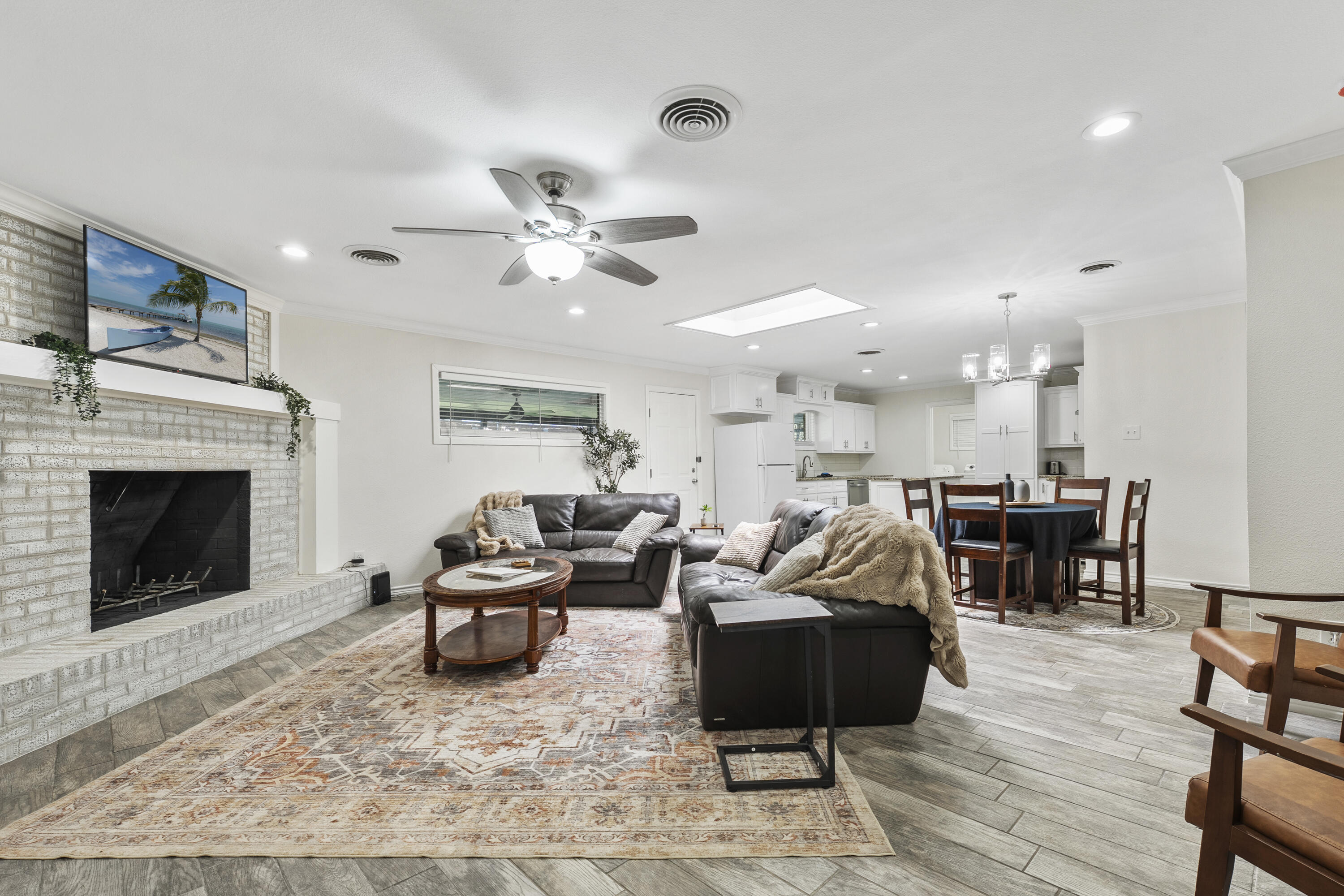 4211 49th Street Lubbock, TX 79413 - Photo 4 of 24 DSC05062