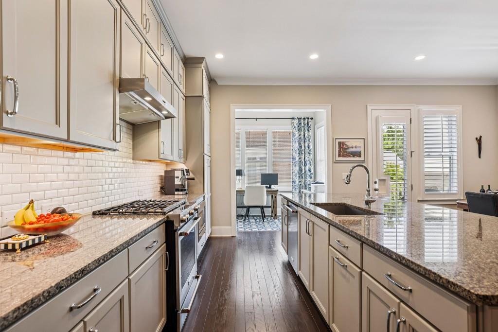 631 Brennan Drive Decatur, GA 30033 - Photo 10 of 27
