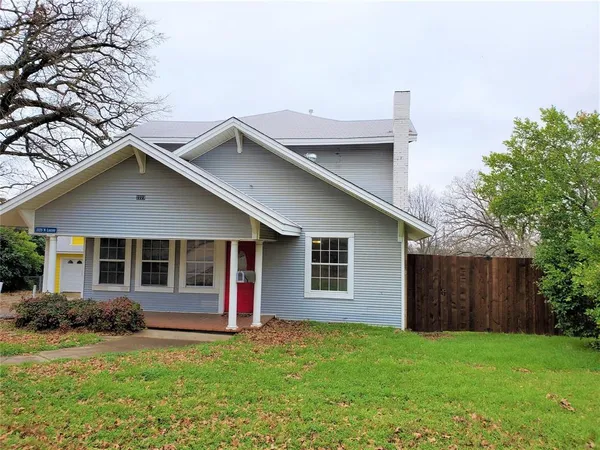 $3,000 | 2223 North Locust Street, Denton, TX 76209
