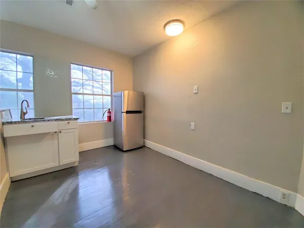 $3,000 | 2223 North Locust Street, Denton, TX 76209