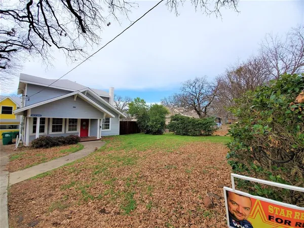 $3,000 | 2223 North Locust Street, Denton, TX 76209