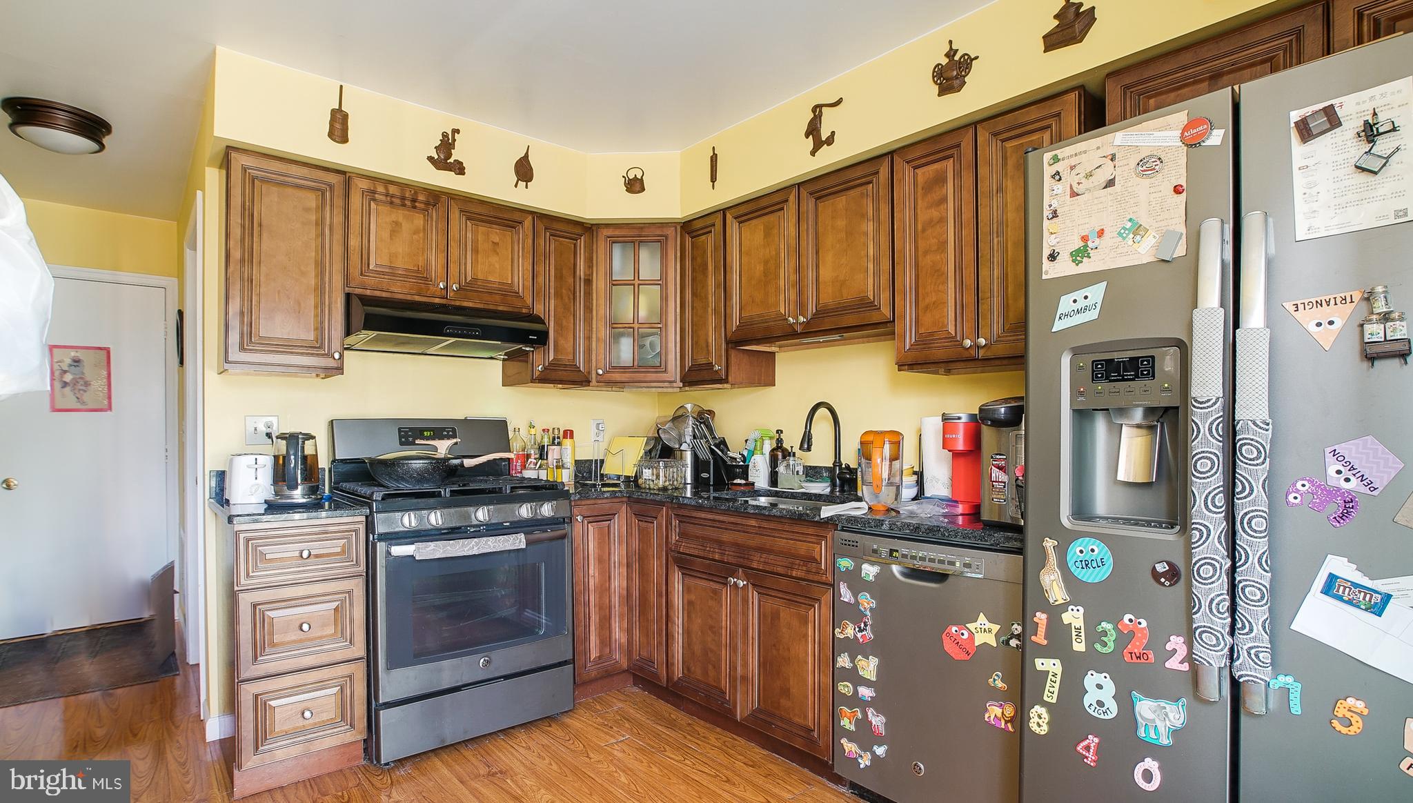 38 Spruce Road Hightstown, NJ 08520 - Photo 4 of 32