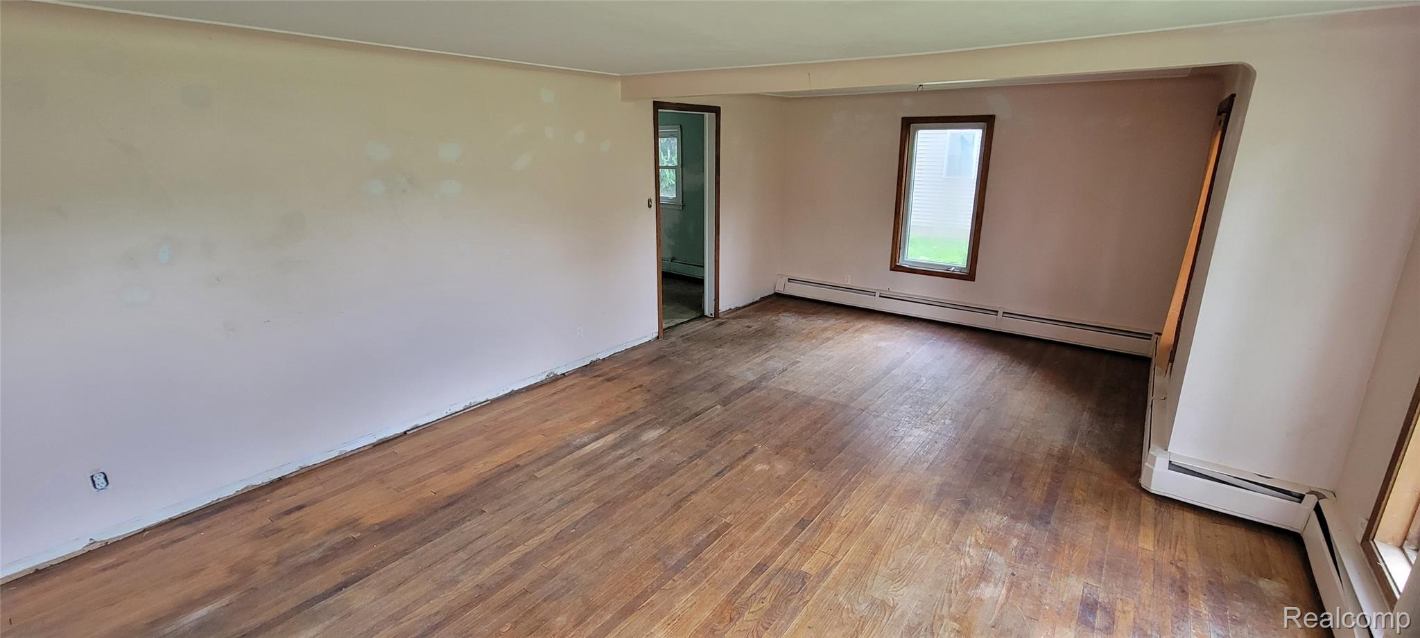 21827 Power Road Farmington, MI 48336 - Photo 4 of 16 Hardwood flooring throughout