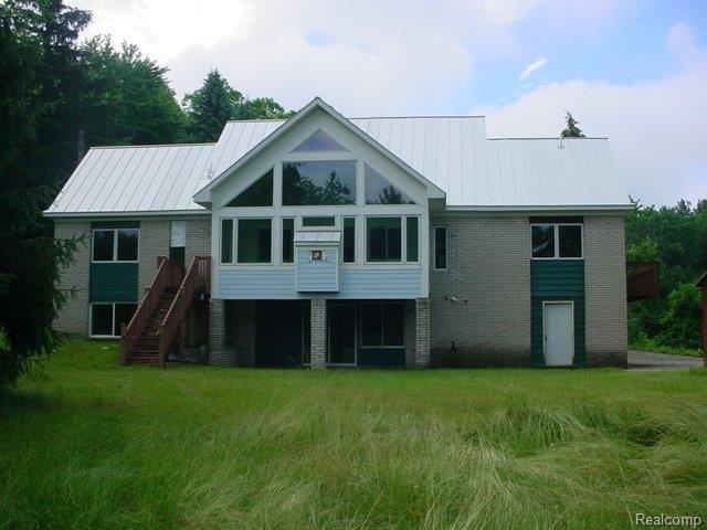 7840 Foster Road Clarkston, MI 48346 - Photo 3 of 22 261-966224 - REAR.JPG