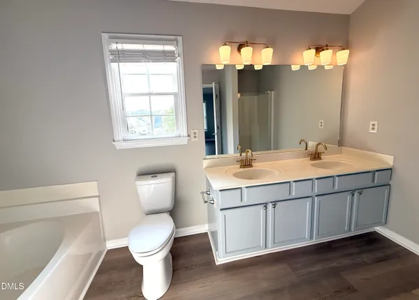 $1,995 | 804 Falling Wind Court, Raleigh, NC 27610