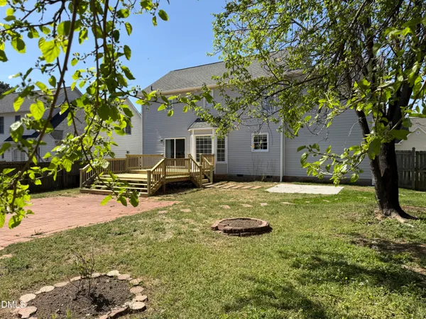 $1,995 | 804 Falling Wind Court, Raleigh, NC 27610