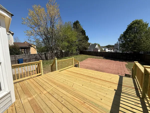 $1,995 | 804 Falling Wind Court, Raleigh, NC 27610