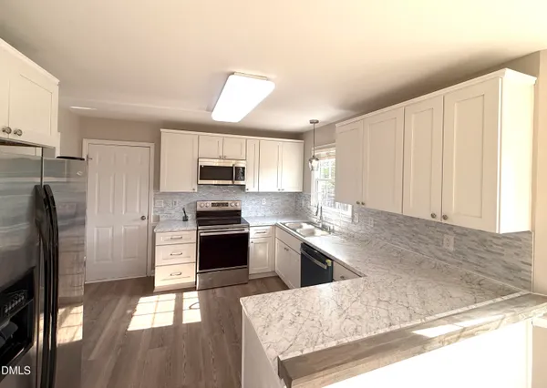 $1,995 | 804 Falling Wind Court, Raleigh, NC 27610