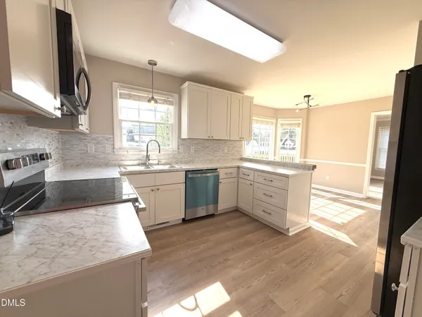 $1,995 | 804 Falling Wind Court, Raleigh, NC 27610