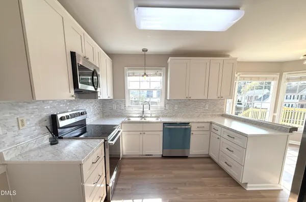 $1,995 | 804 Falling Wind Court, Raleigh, NC 27610