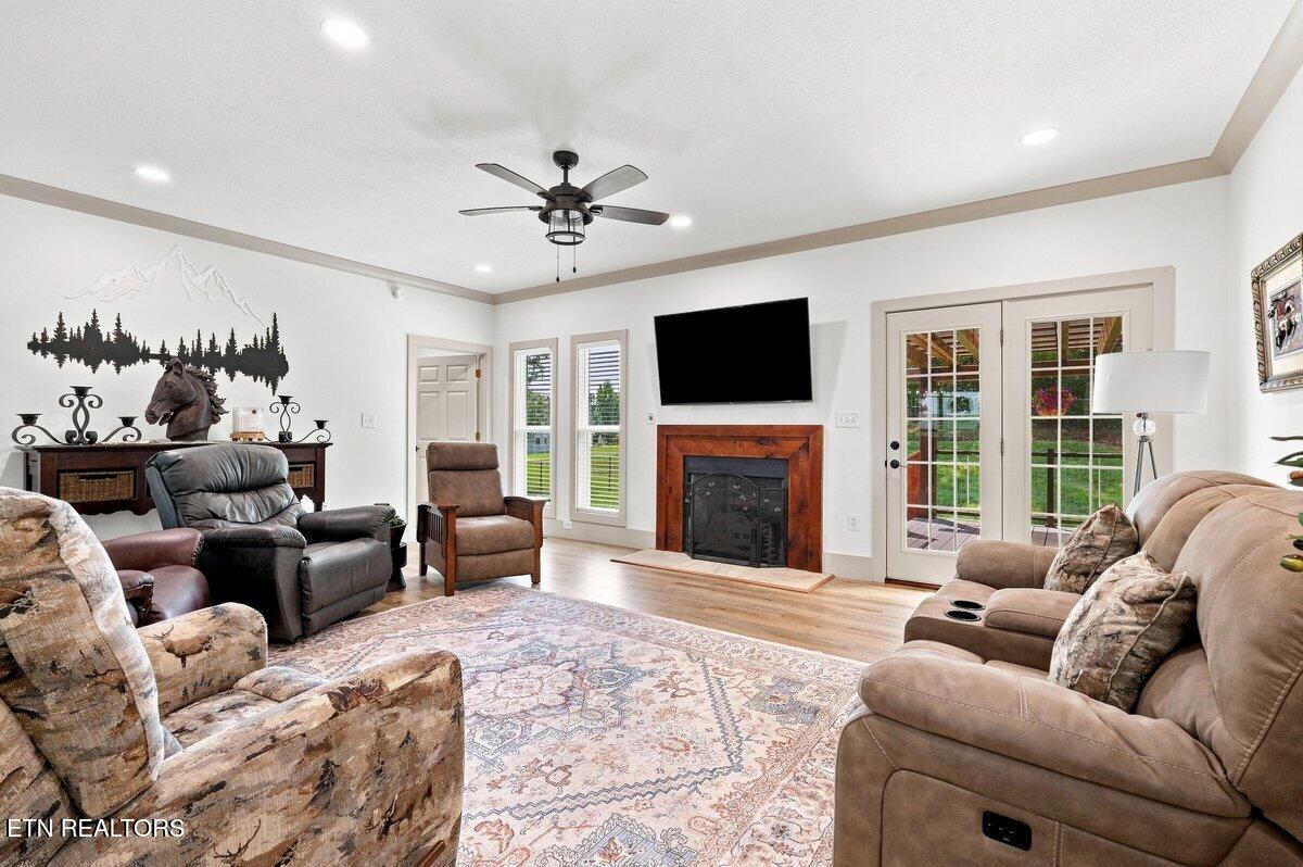 1495 Matlock Bend Road East Loudon, TN 37774 - Photo 11 of 50 002_1I2A7708_with_tv