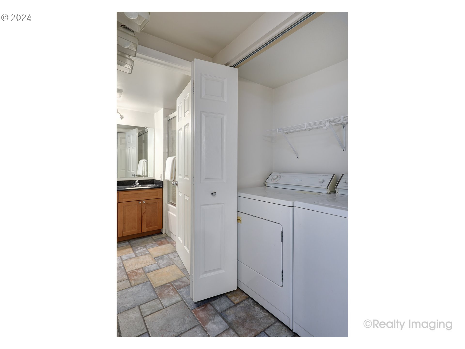 6665 West Burnside Road, Unit 425 Portland, OR 97225 - Photo 18 of 36 Gallery Image 18