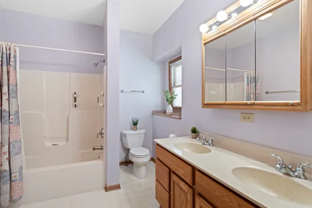 $479,900 | 8207 Squirrel Drive, Spring Grove, IL 60081