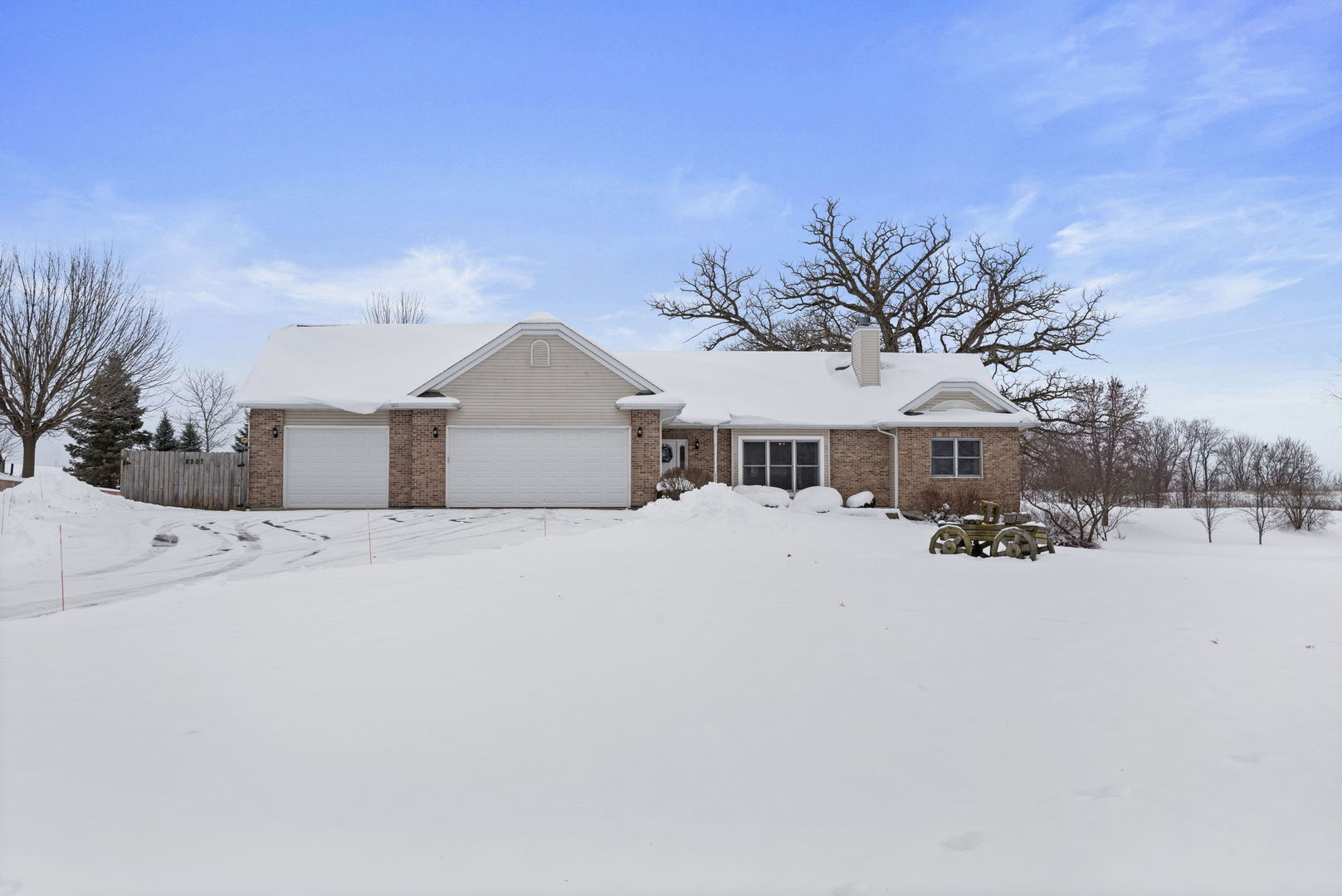8207 Squirrel Drive Spring Grove, IL 60081 - Photo 2 of 27
