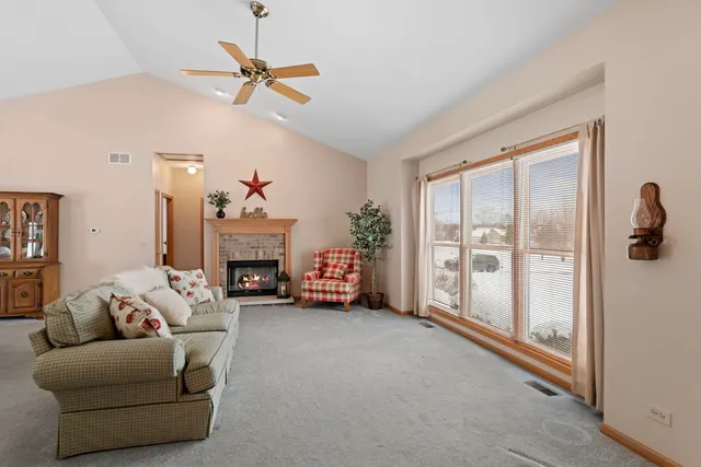 $479,900 | 8207 Squirrel Drive, Spring Grove, IL 60081