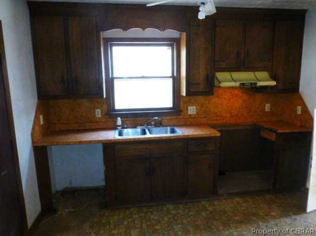 1903 Mark Pine Road Hayes, VA 23072 - Photo 3 of 9