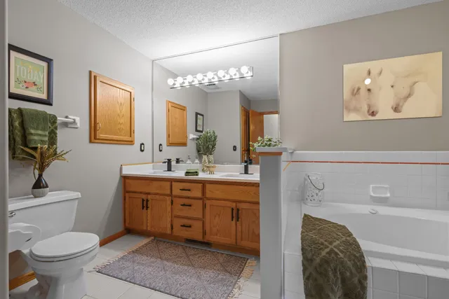 $499,000 | 819 Moonlight Place, Woodbury, MN 55125