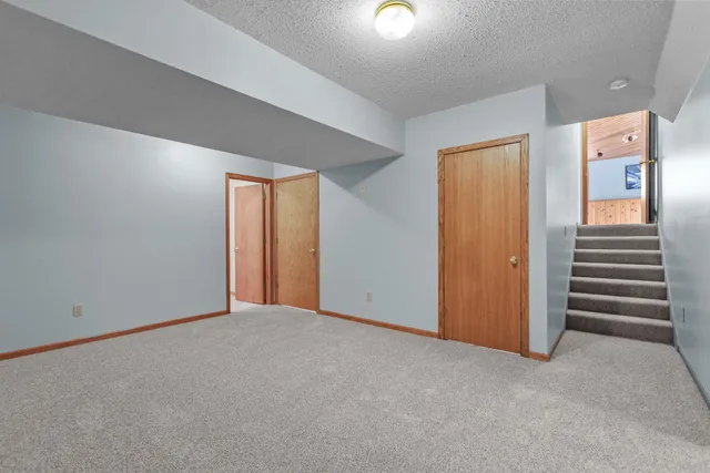 $499,000 | 819 Moonlight Place, Woodbury, MN 55125