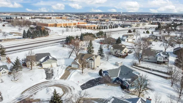 $499,000 | 819 Moonlight Place, Woodbury, MN 55125