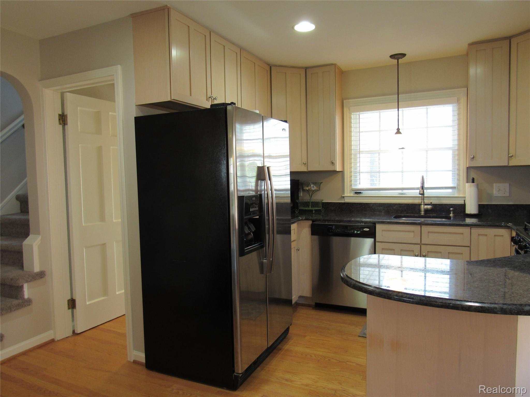 1635 Fairholme Road Grosse Pointe, MI 48236 - Photo 15 of 42 15.JPG