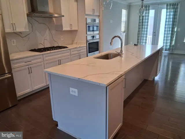 $3,800 | 5158 Ridgeview Retreat Drive, Chantilly, VA 20151