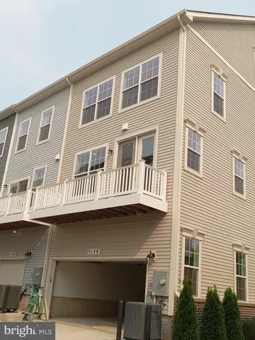 $3,800 | 5158 Ridgeview Retreat Drive, Chantilly, VA 20151