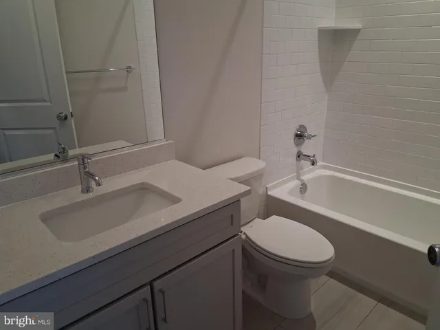 $3,800 | 5158 Ridgeview Retreat Drive, Chantilly, VA 20151