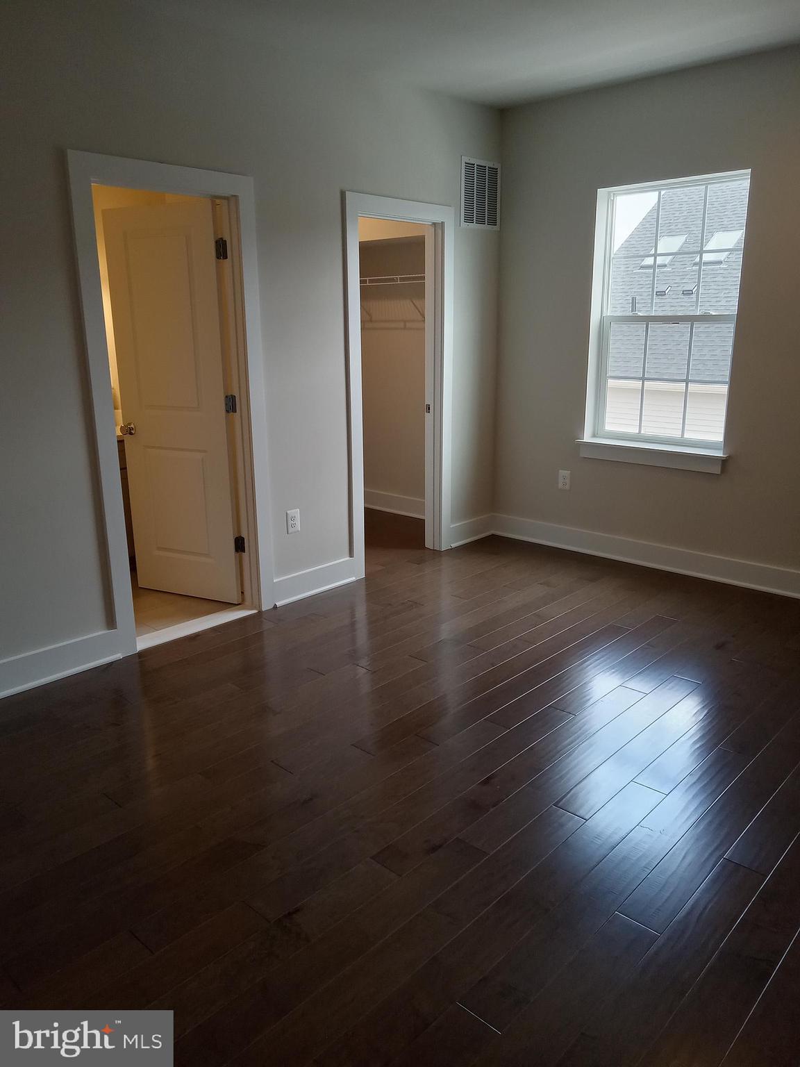 5158 Ridgeview Retreat Drive Chantilly, VA 20151 - Photo 5 of 10