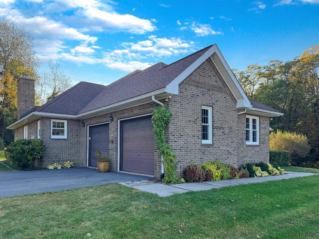 912 Brick Road Loretto, PA 15940 - Photo 4 of 58 Gallery Image 4
