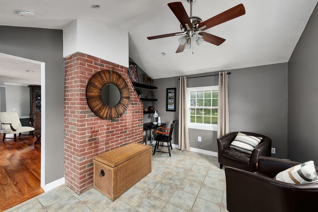 7 Perkins Row Topsfield, MA 01983 - Photo 13 of 39 Gallery Image 13