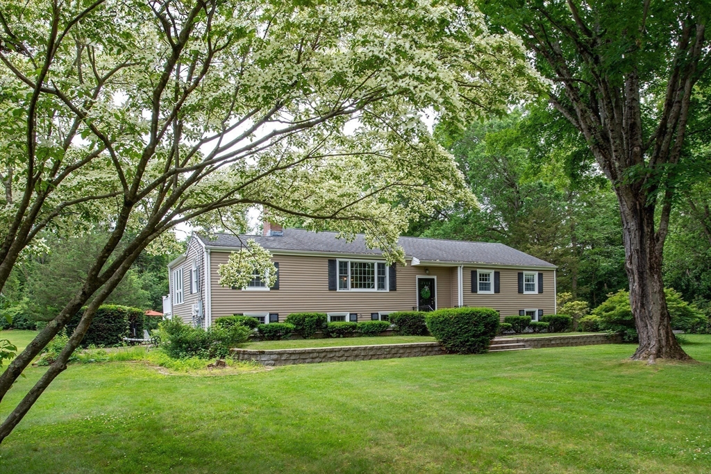 7 Perkins Row Topsfield, MA 01983 - Photo 36 of 39 Gallery Image 36