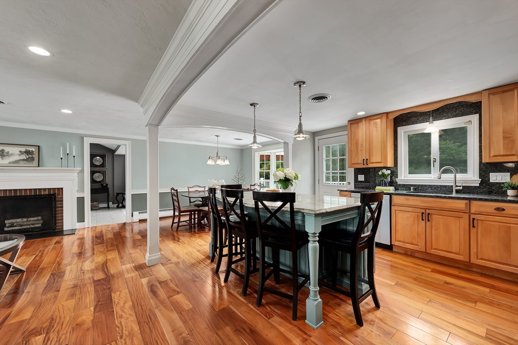 7 Perkins Row Topsfield, MA 01983 - Photo 7 of 39 Gallery Image 7