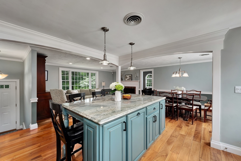 7 Perkins Row Topsfield, MA 01983 - Photo 8 of 39 Gallery Image 8