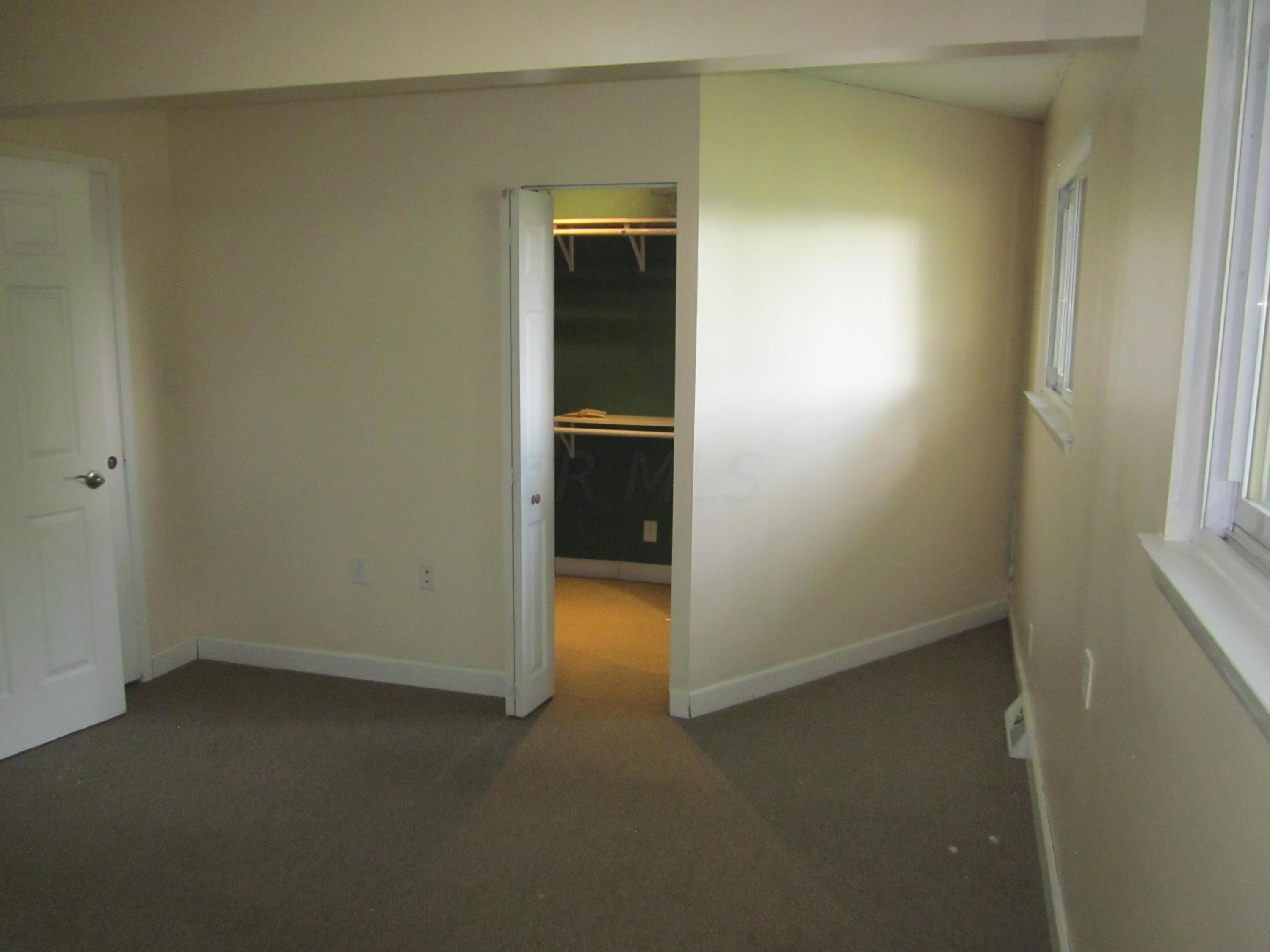 5100 Refugee Road Columbus, OH 43232 - Photo 9 of 32 Gallery Image 9