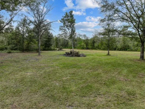 a view of outdoor space with garden view