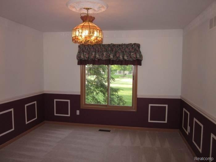 45184 Glengarry Road Canton, MI 48188 - Photo 5 of 20 dining rm.jpg