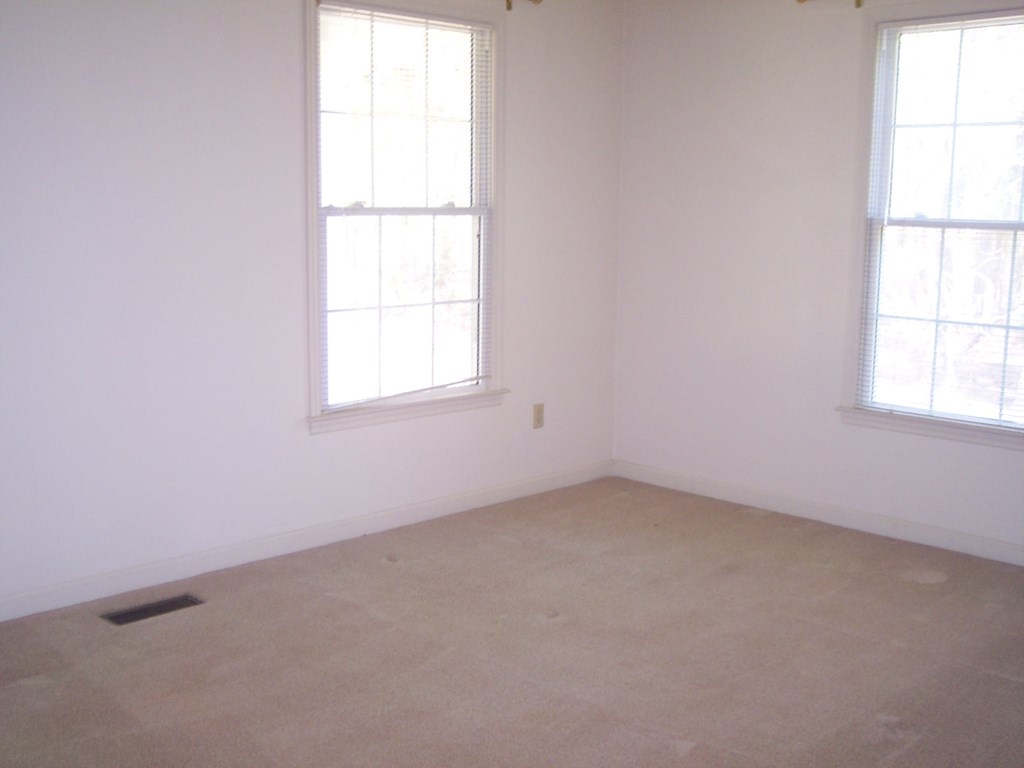 1496 Fort Perry Road Mauk, GA 31058 - Photo 13 of 24 DOWNSTAIRS BEDROOM