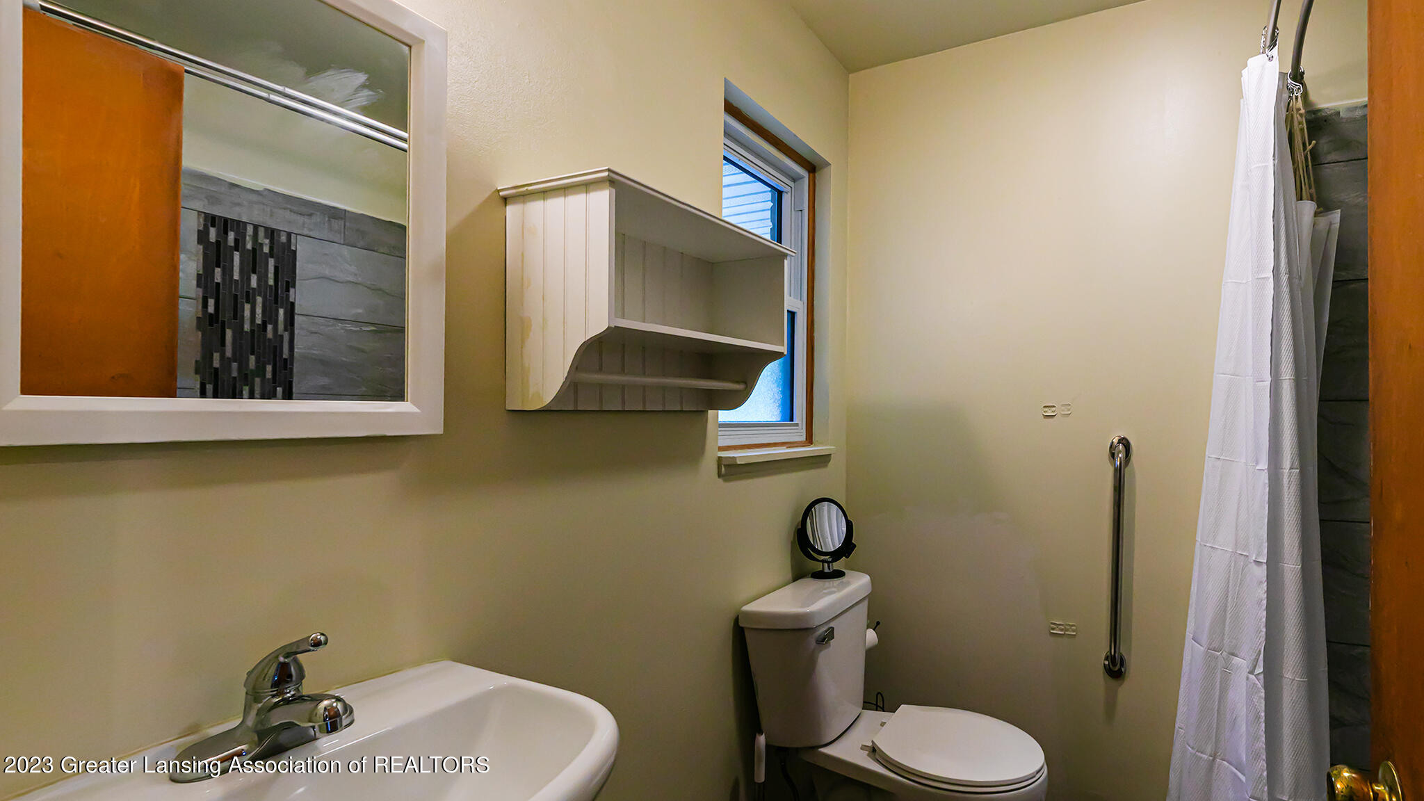 3206 Reo Road Lansing, MI 48911 - Photo 13 of 23 3206REO13