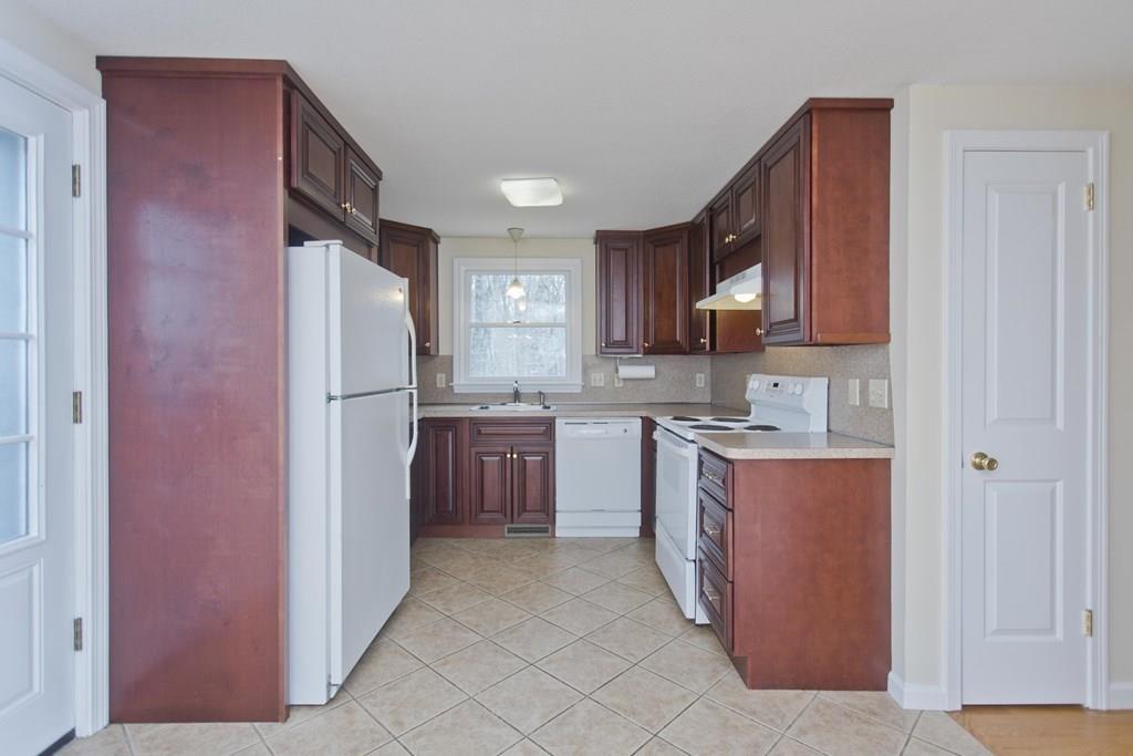 59 Robinson Road West Springfield, MA 01089 - Photo 13 of 40 Gallery Image 13