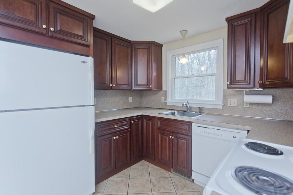 59 Robinson Road West Springfield, MA 01089 - Photo 14 of 40 Gallery Image 14