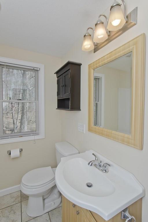 59 Robinson Road West Springfield, MA 01089 - Photo 18 of 40 Gallery Image 18