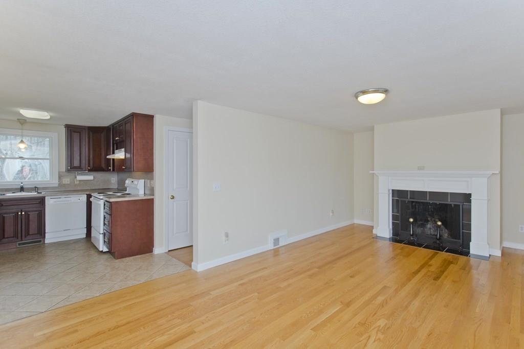 59 Robinson Road West Springfield, MA 01089 - Photo 5 of 40 Gallery Image 5