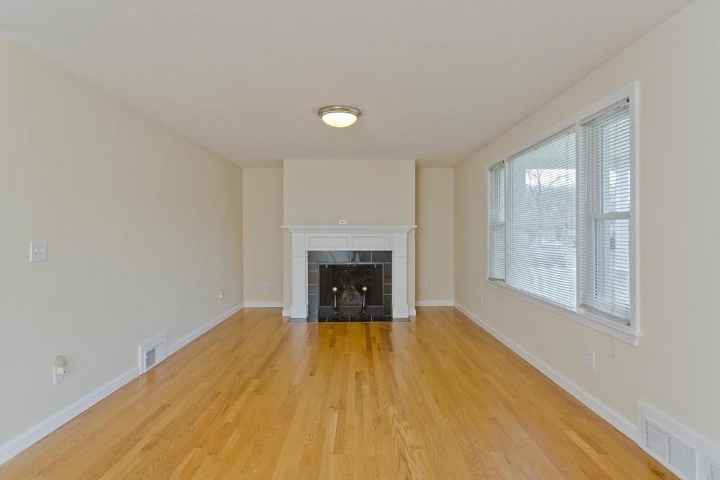 59 Robinson Road West Springfield, MA 01089 - Photo 6 of 40 Gallery Image 6