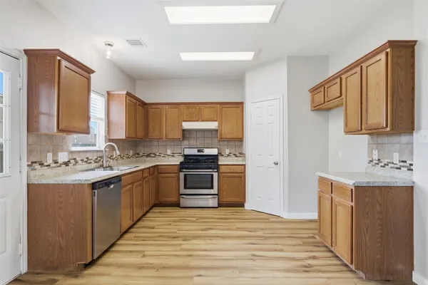 $2,150 | 3901 Whitey Ford Way, Round Rock, TX 78665