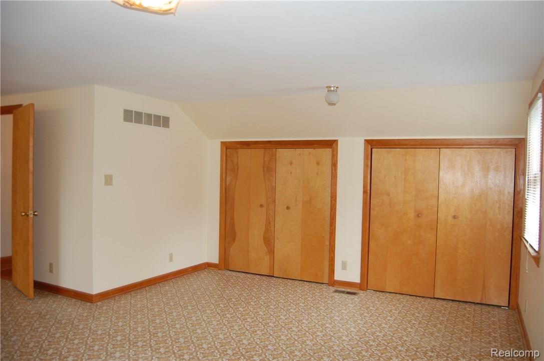 2695 East Snell Road Rochester, MI 48306 - Photo 30 of 40 Upstairs Bedroom