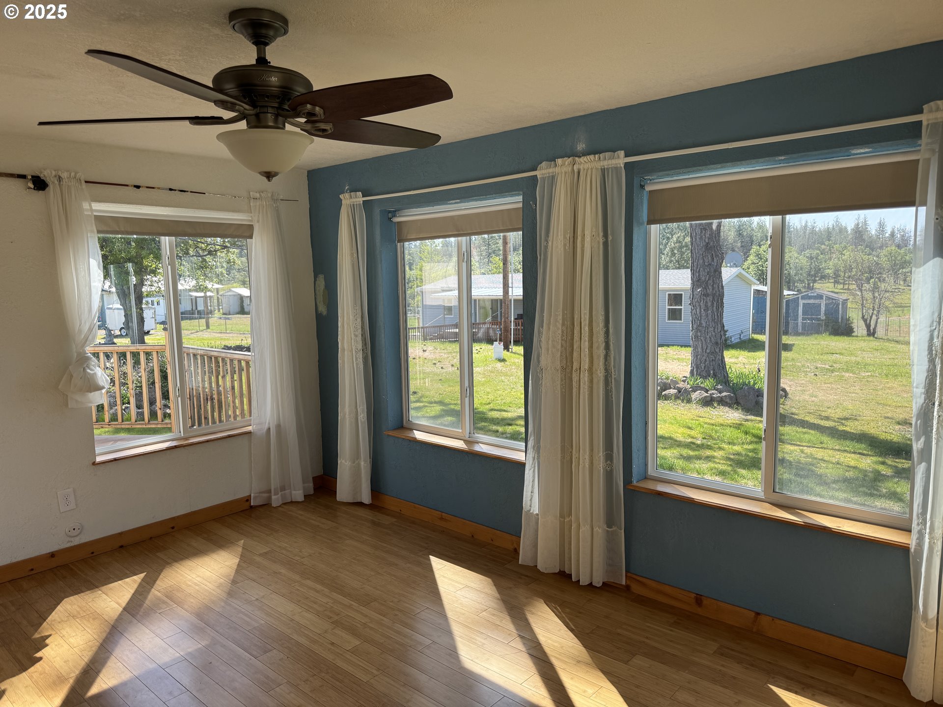 1924 Highway 97 Goldendale, WA 98620 - Photo 11 of 40 a view of an empty room and window