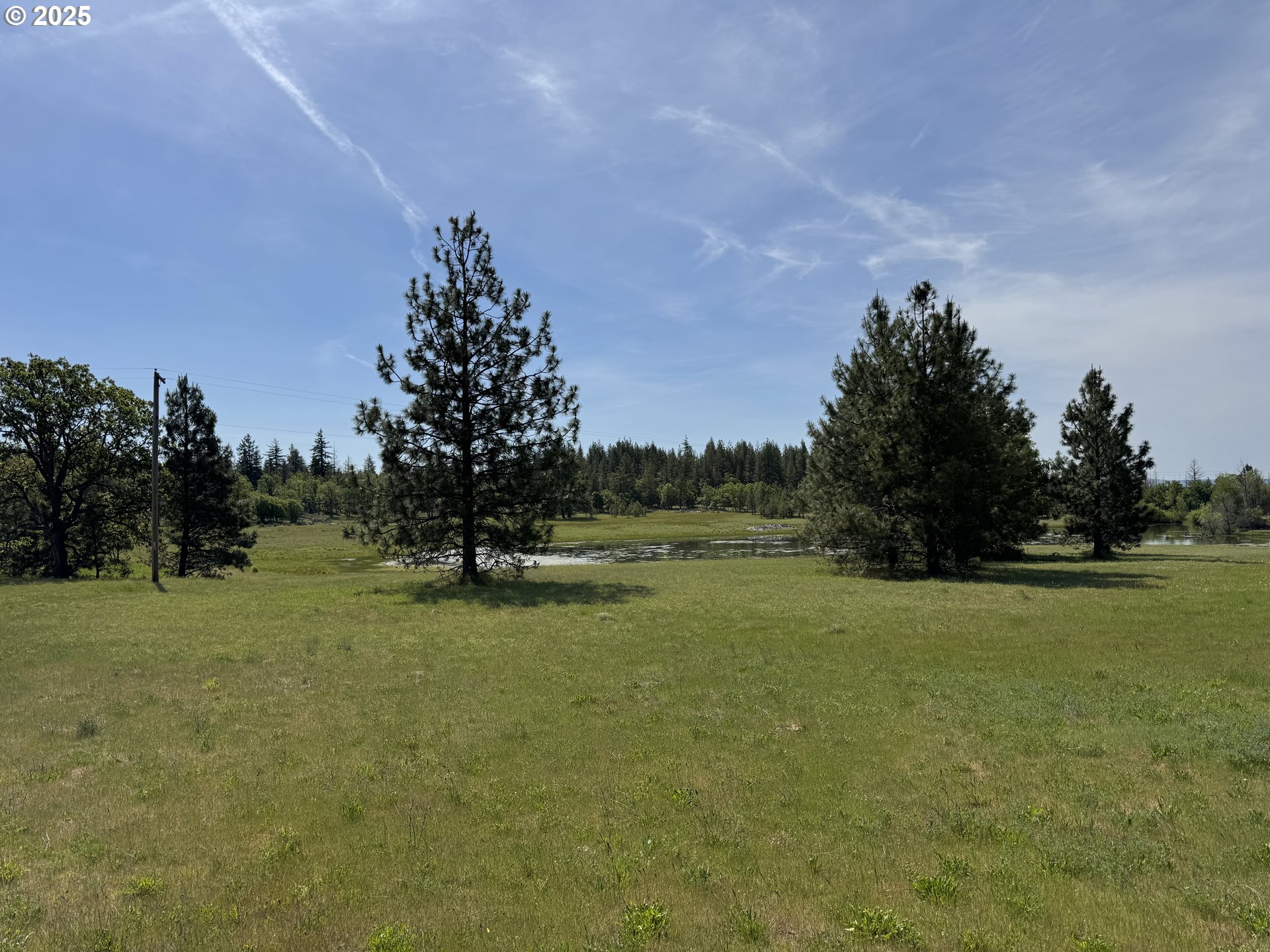 1924 Highway 97 Goldendale, WA 98620 - Photo 38 of 40 a view of a lake